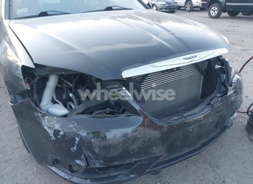 Photo 6 of 2013 Chrysler 200 LIMITED (VIN 1C3CCBCG6DN683358)