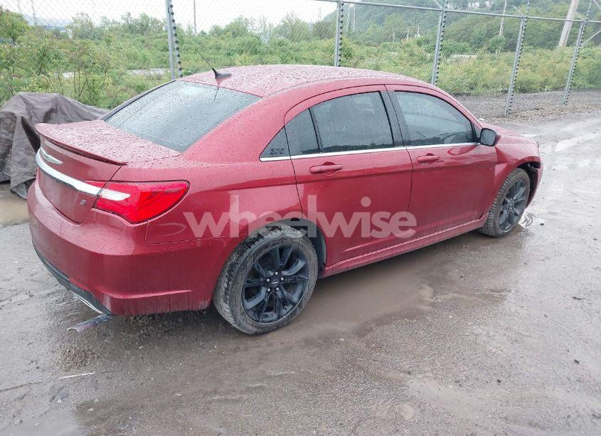 Photo 4 of 2013 Chrysler 200 LIMITED (VIN 1C3CCBCG6DN719405)