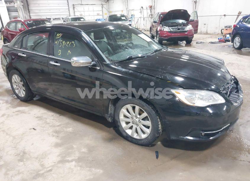 2013 Chrysler 200 LIMITED (VIN 1C3CCBCG6DN744451) main photo