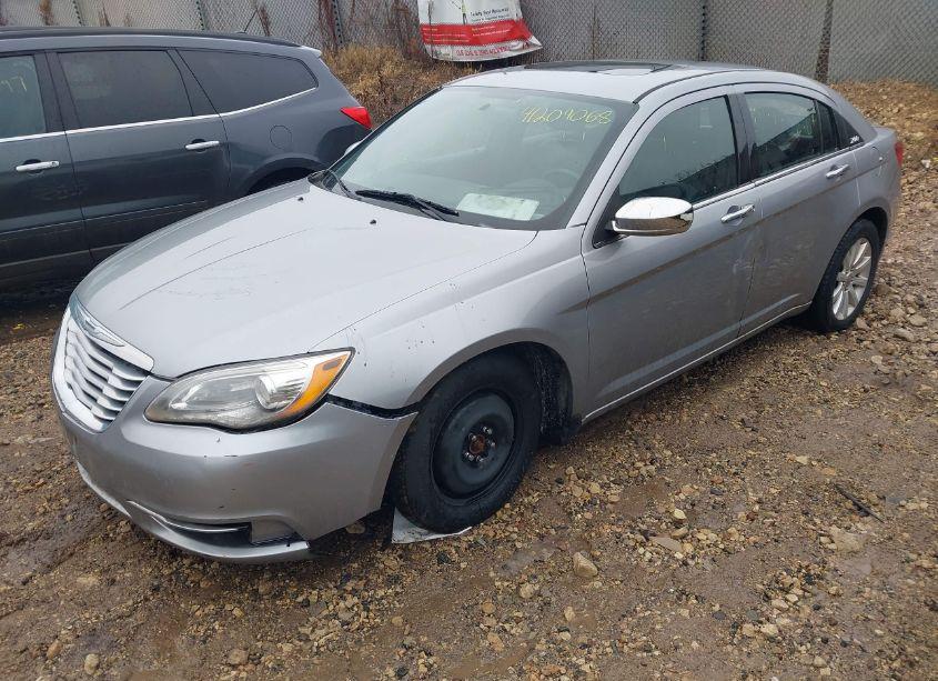 Photo 2 of 2014 Chrysler 200 LIMITED (VIN 1C3CCBCG6EN152761)