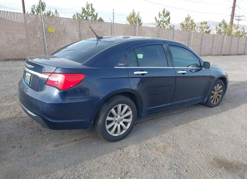 Photo 4 of 2014 Chrysler 200 LIMITED (VIN 1C3CCBCG6EN171813)