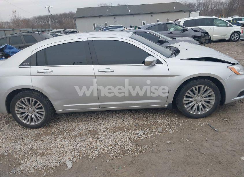 Photo 13 of 2012 Chrysler 200 LIMITED (VIN 1C3CCBCG7CN268130)
