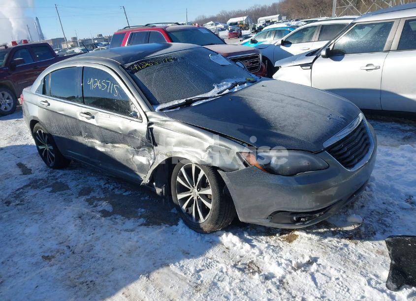 2013 Chrysler 200 LIMITED (VIN 1C3CCBCG7DN574357) main photo