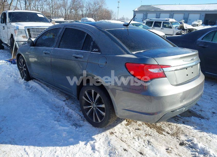 Photo 3 of 2013 Chrysler 200 LIMITED (VIN 1C3CCBCG7DN574357)