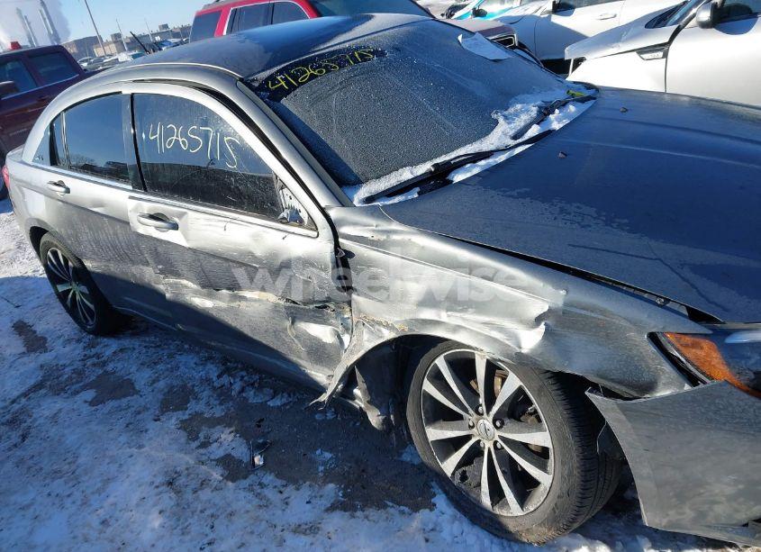 Photo 6 of 2013 Chrysler 200 LIMITED (VIN 1C3CCBCG7DN574357)