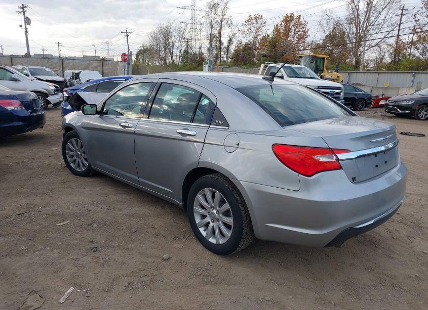 Photo 3 of 2013 Chrysler 200 LIMITED (VIN 1C3CCBCG7DN602285)