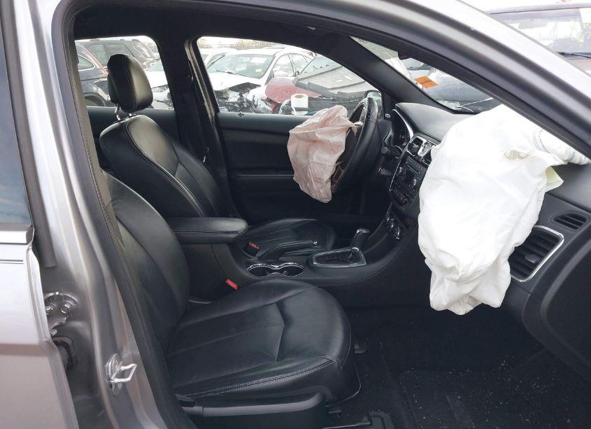 Photo 5 of 2013 Chrysler 200 LIMITED (VIN 1C3CCBCG7DN602285)