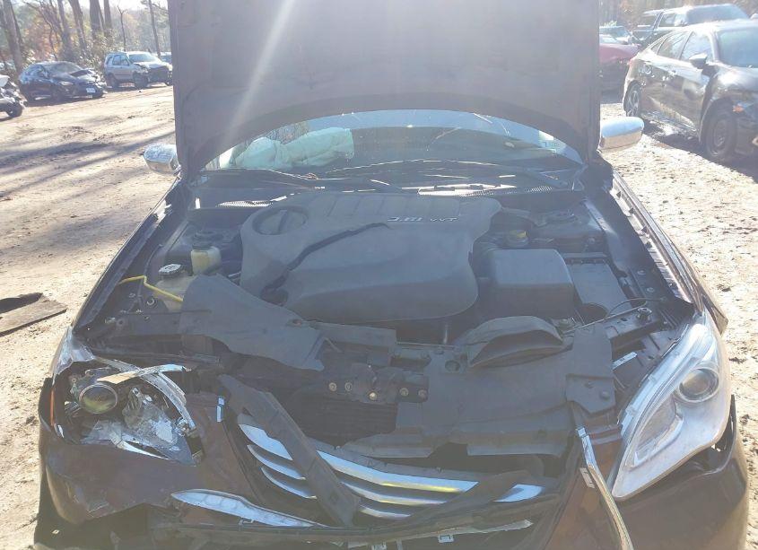 Photo 10 of 2013 Chrysler 200 LIMITED (VIN 1C3CCBCG7DN629356)