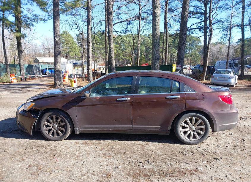 Photo 14 of 2013 Chrysler 200 LIMITED (VIN 1C3CCBCG7DN629356)