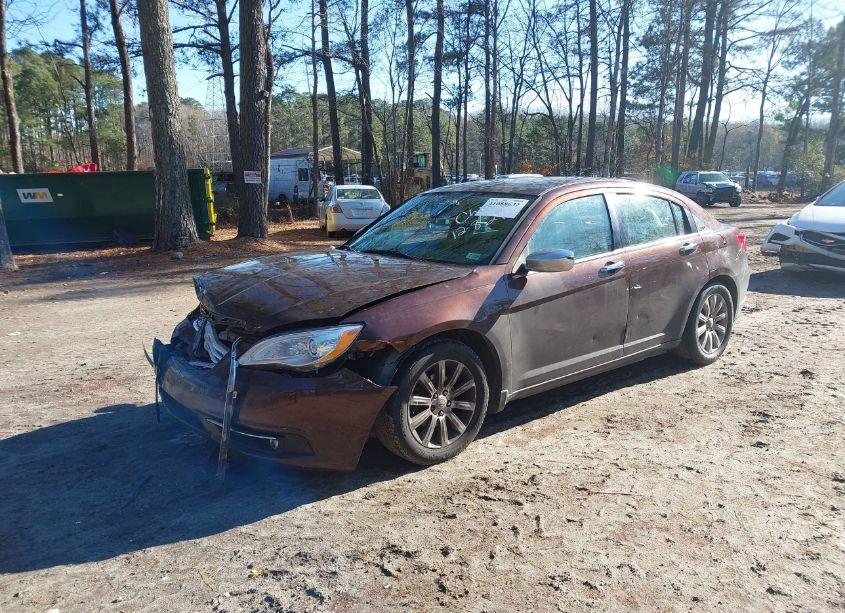 Photo 2 of 2013 Chrysler 200 LIMITED (VIN 1C3CCBCG7DN629356)