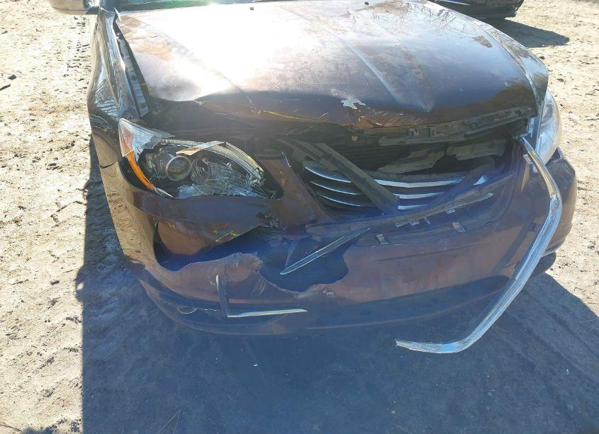 Photo 6 of 2013 Chrysler 200 LIMITED (VIN 1C3CCBCG7DN629356)