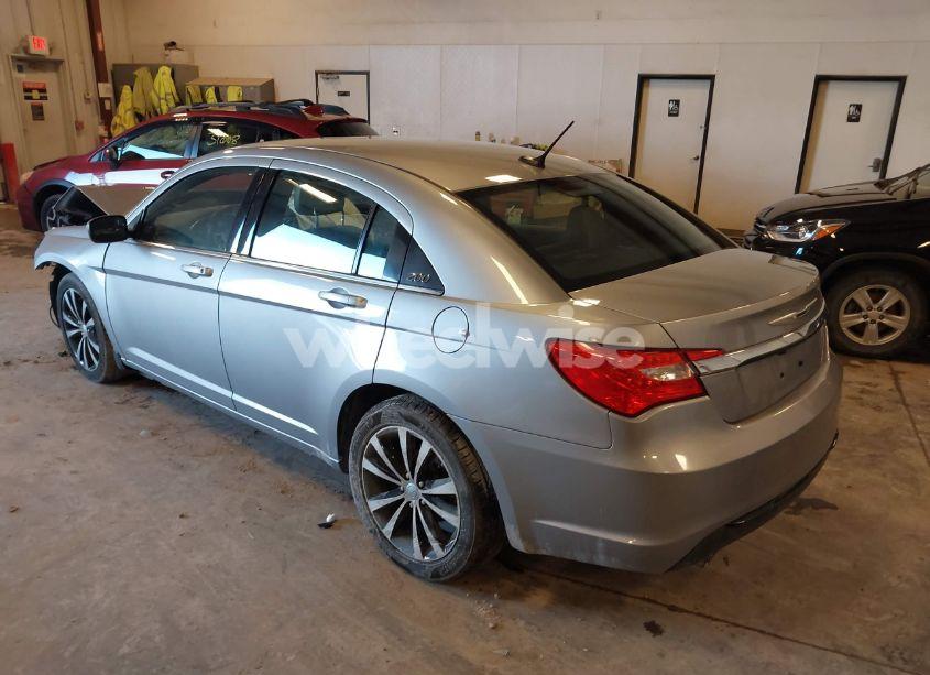 Photo 3 of 2013 Chrysler 200 LIMITED (VIN 1C3CCBCG7DN649882)