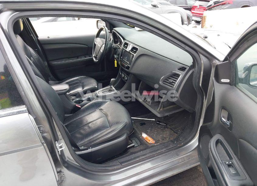 Photo 5 of 2013 Chrysler 200 LIMITED (VIN 1C3CCBCG7DN654886)