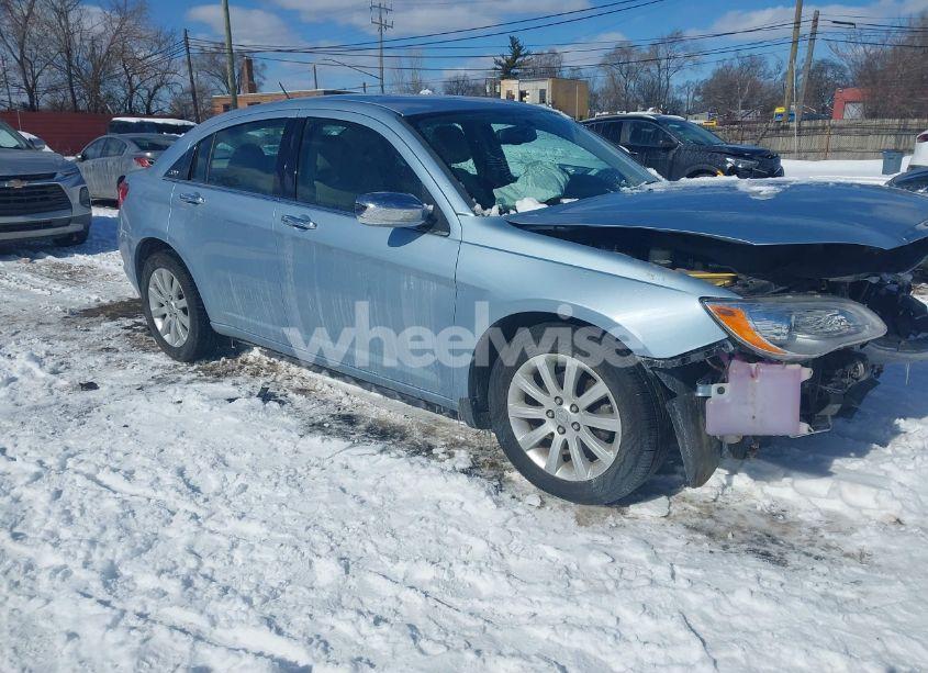 2013 Chrysler 200 LIMITED (VIN 1C3CCBCG8DN526009) main photo
