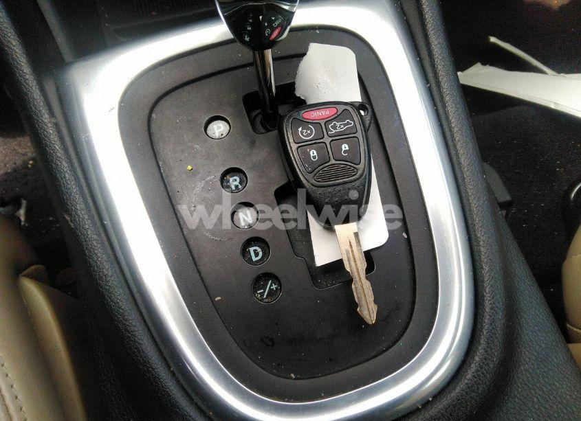 Photo 11 of 2013 Chrysler 200 LIMITED (VIN 1C3CCBCG8DN526009)