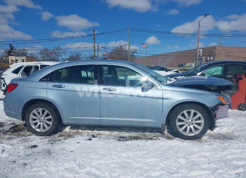 Photo 13 of 2013 Chrysler 200 LIMITED (VIN 1C3CCBCG8DN526009)