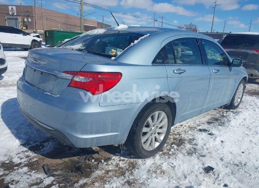 Photo 4 of 2013 Chrysler 200 LIMITED (VIN 1C3CCBCG8DN526009)