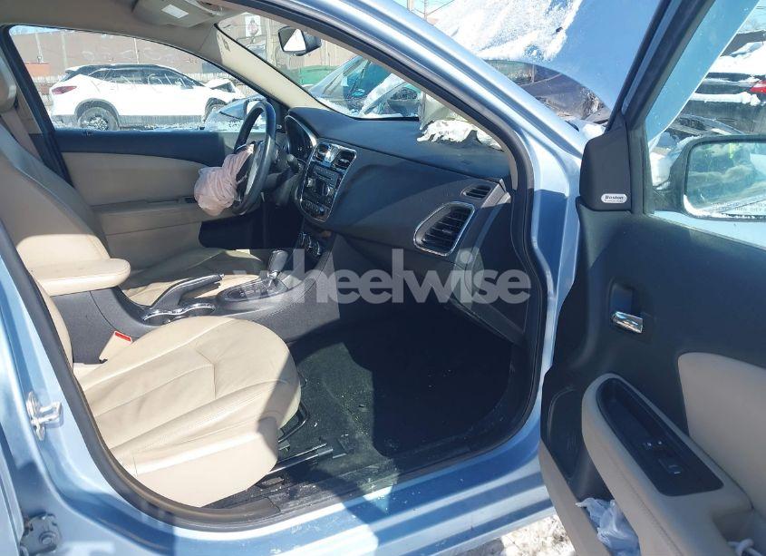 Photo 5 of 2013 Chrysler 200 LIMITED (VIN 1C3CCBCG8DN526009)