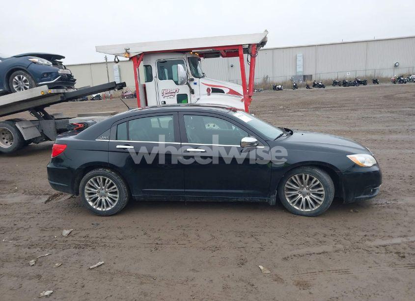 Photo 13 of 2013 Chrysler 200 LIMITED (VIN 1C3CCBCG8DN540198)