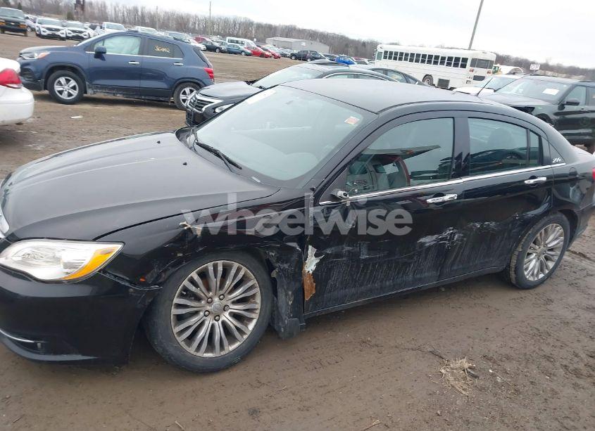 Photo 6 of 2013 Chrysler 200 LIMITED (VIN 1C3CCBCG8DN540198)