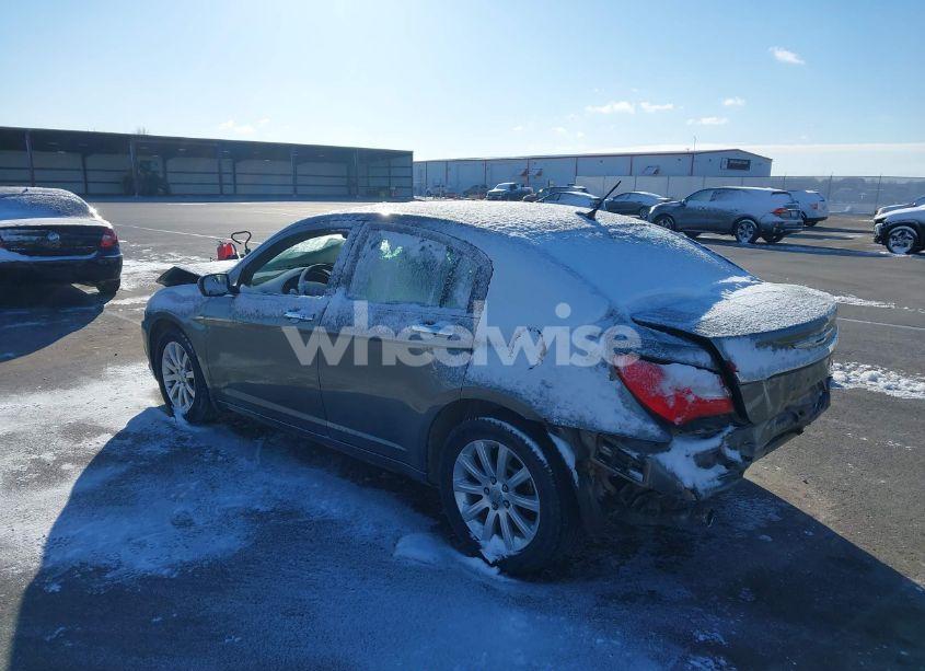 Photo 3 of 2013 Chrysler 200 LIMITED (VIN 1C3CCBCG8DN583388)