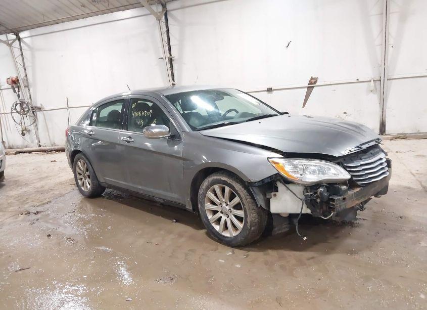 2013 Chrysler 200 LIMITED (VIN 1C3CCBCG8DN586727) main photo