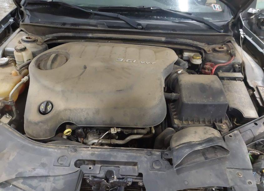 Photo 10 of 2013 Chrysler 200 LIMITED (VIN 1C3CCBCG8DN586727)