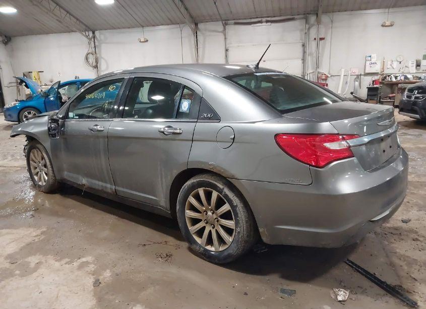 Photo 3 of 2013 Chrysler 200 LIMITED (VIN 1C3CCBCG8DN586727)