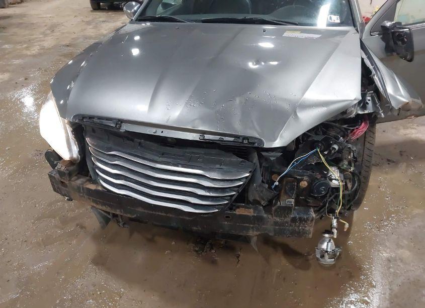 Photo 6 of 2013 Chrysler 200 LIMITED (VIN 1C3CCBCG8DN586727)