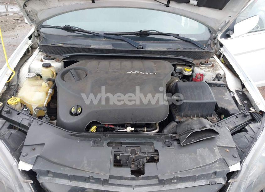 Photo 10 of 2013 Chrysler 200 LIMITED (VIN 1C3CCBCG8DN622741)