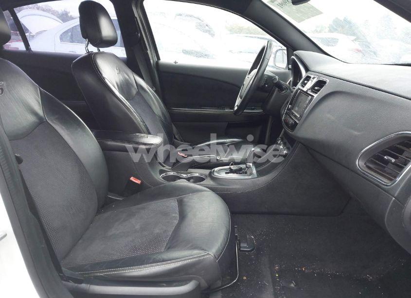 Photo 5 of 2013 Chrysler 200 LIMITED (VIN 1C3CCBCG8DN622741)