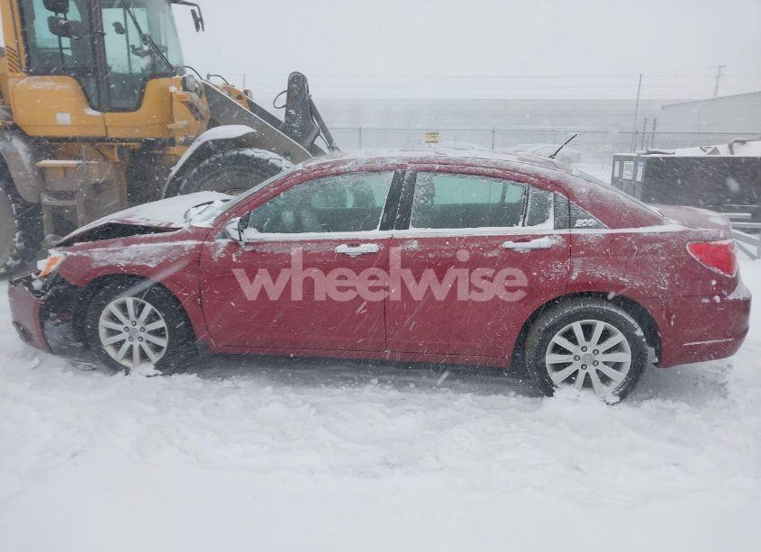 Photo 14 of 2013 Chrysler 200 LIMITED (VIN 1C3CCBCG8DN683863)