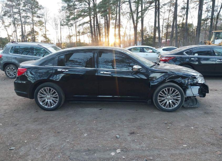 Photo 13 of 2013 Chrysler 200 LIMITED (VIN 1C3CCBCG9DN503371)