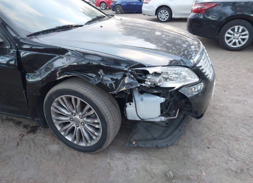 Photo 6 of 2013 Chrysler 200 LIMITED (VIN 1C3CCBCG9DN503371)