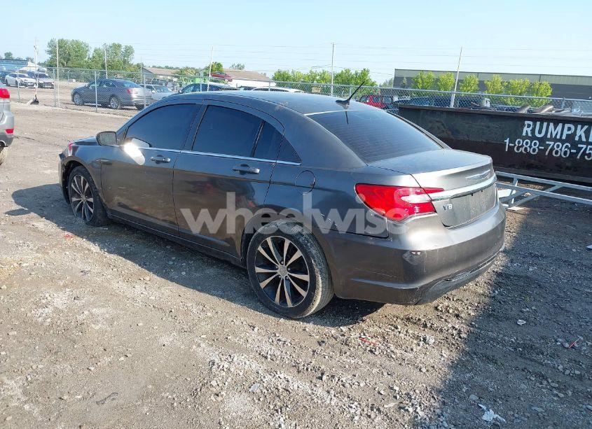 Photo 3 of 2013 Chrysler 200 LIMITED (VIN 1C3CCBCG9DN520557)