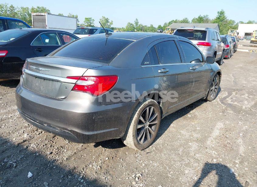 Photo 4 of 2013 Chrysler 200 LIMITED (VIN 1C3CCBCG9DN520557)