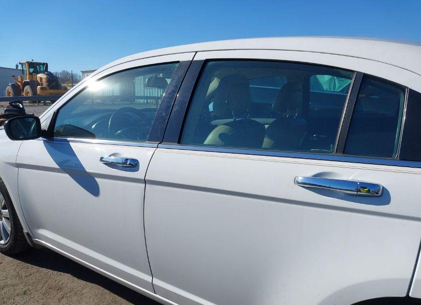 Photo 14 of 2013 Chrysler 200 LIMITED (VIN 1C3CCBCG9DN569225)