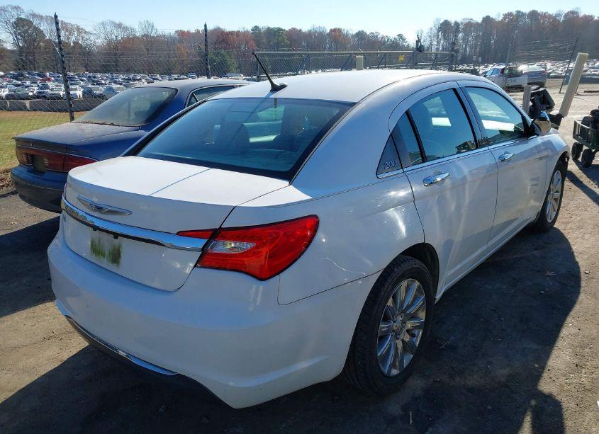 Photo 4 of 2013 Chrysler 200 LIMITED (VIN 1C3CCBCG9DN569225)