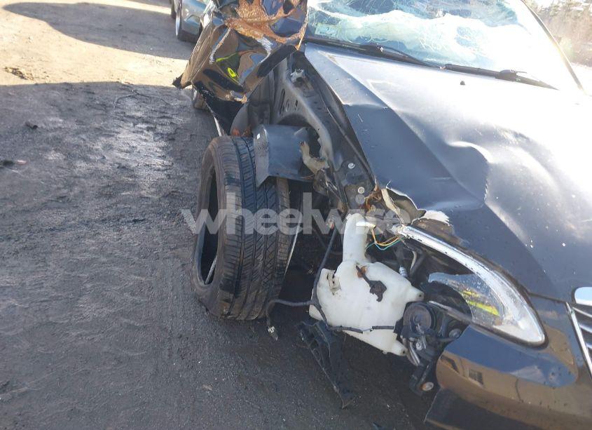 Photo 13 of 2013 Chrysler 200 LIMITED (VIN 1C3CCBCG9DN612638)