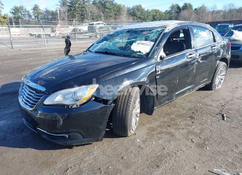 Photo 2 of 2013 Chrysler 200 LIMITED (VIN 1C3CCBCG9DN612638)