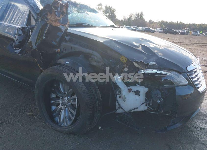 Photo 6 of 2013 Chrysler 200 LIMITED (VIN 1C3CCBCG9DN612638)