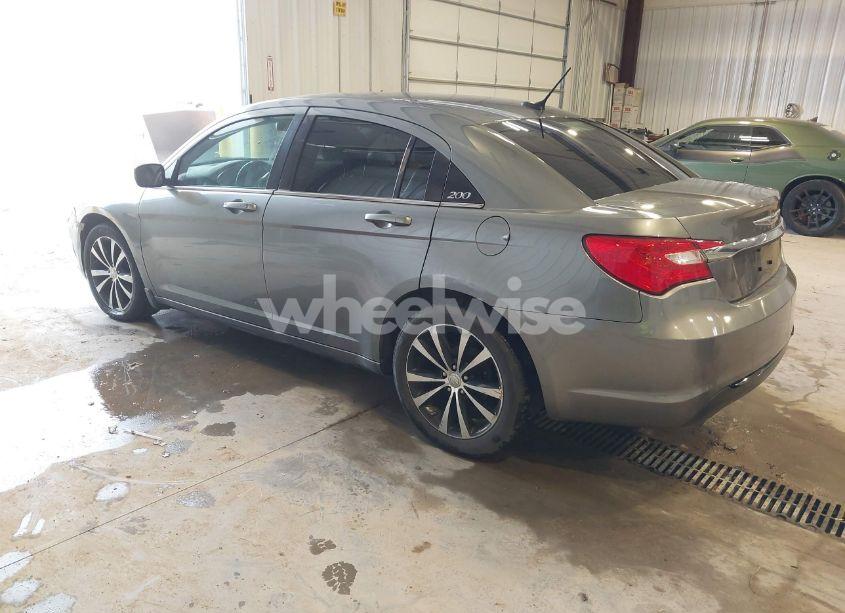 Photo 3 of 2013 Chrysler 200 LIMITED (VIN 1C3CCBCG9DN701934)
