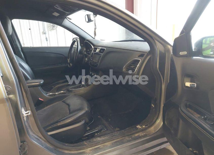 Photo 5 of 2013 Chrysler 200 LIMITED (VIN 1C3CCBCG9DN701934)