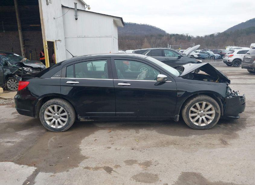 Photo 14 of 2014 Chrysler 200 LIMITED (VIN 1C3CCBCG9EN186760)