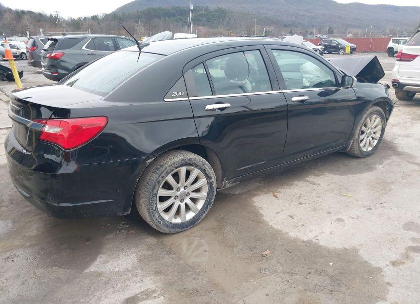 Photo 4 of 2014 Chrysler 200 LIMITED (VIN 1C3CCBCG9EN186760)