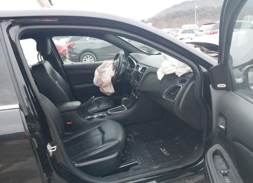 Photo 5 of 2014 Chrysler 200 LIMITED (VIN 1C3CCBCG9EN186760)