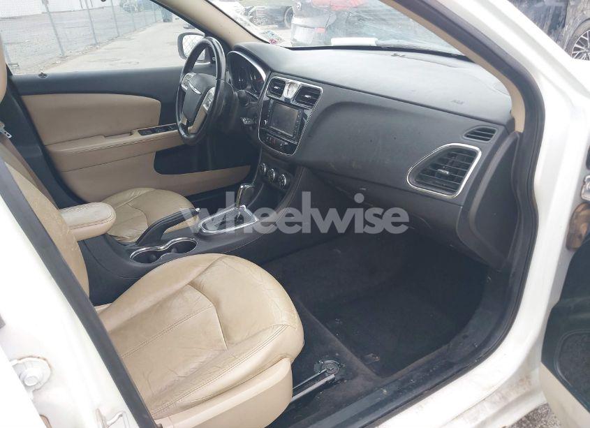 Photo 5 of 2012 Chrysler 200 LIMITED (VIN 1C3CCBCGXCN284662)