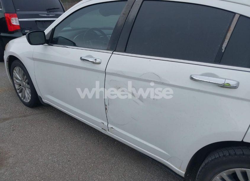 Photo 6 of 2012 Chrysler 200 LIMITED (VIN 1C3CCBCGXCN284662)