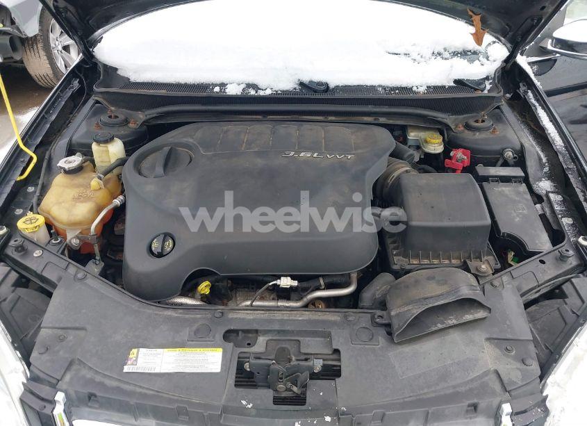 Photo 10 of 2013 Chrysler 200 LIMITED (VIN 1C3CCBCGXDN514847)