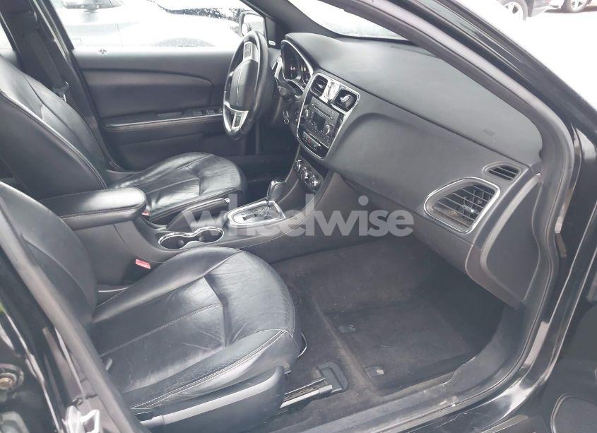 Photo 5 of 2013 Chrysler 200 LIMITED (VIN 1C3CCBCGXDN514847)